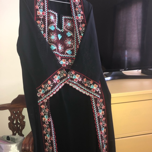 Dress - Picture 2 of 3